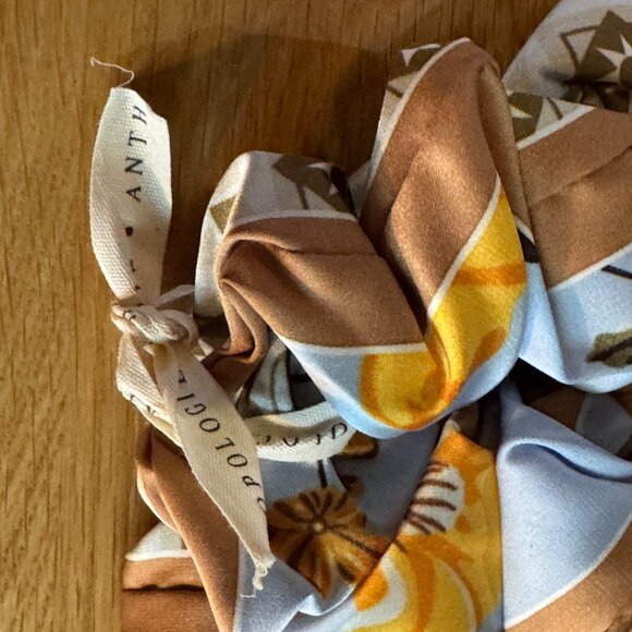 ANTHROPOLOGIE Charmed Hair Scarf Scrunchie, Blue/Yellow/Tan Floral Print - Picture 8 of 9